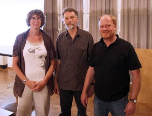 Erster Themenabend Bild mit den Referenten und Wolfgang