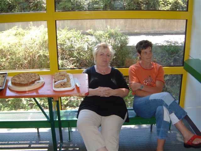 LALI_F2003_1.JPG